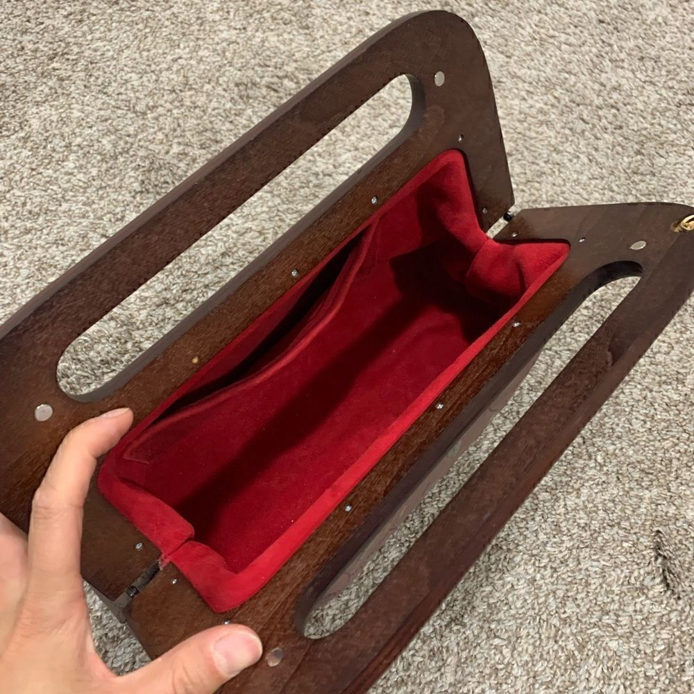 Handmade Genuine Embossed Leather Large Wooden Frame Handbag - Picture 13 of 16